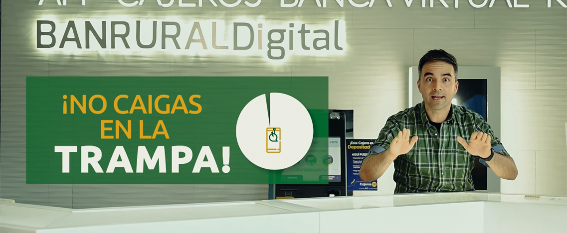 presentador hablando del tema