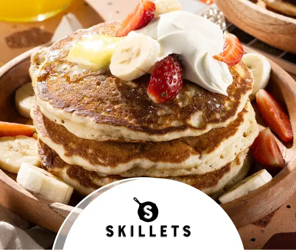 Skillets-Desayuno-Happy-Pancakes_W